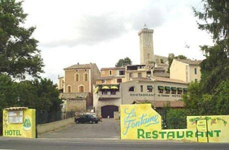 Basic Double Room with Shared Bathroom in Saint-Martin-de-Brômes, Alpes-de-Haute-Provence