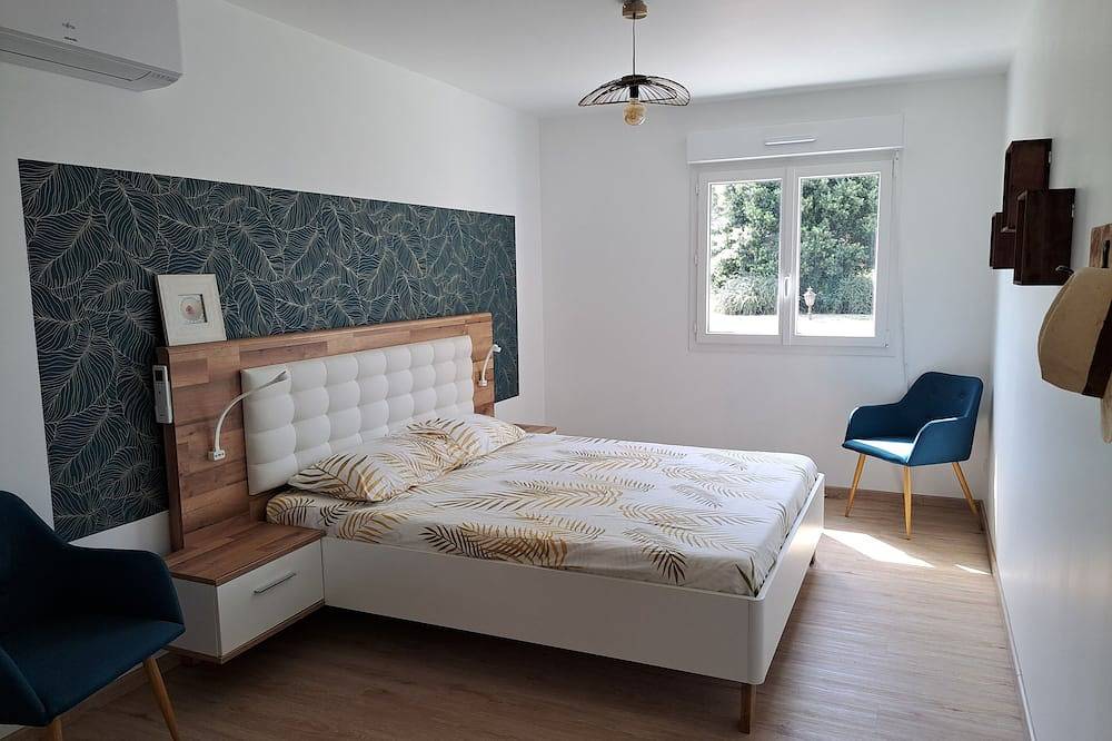 Gîtes A la source Logement l'Isle up to 6 people with air conditioning  in Saint-Médard-de-Guizières, Región de Libourne