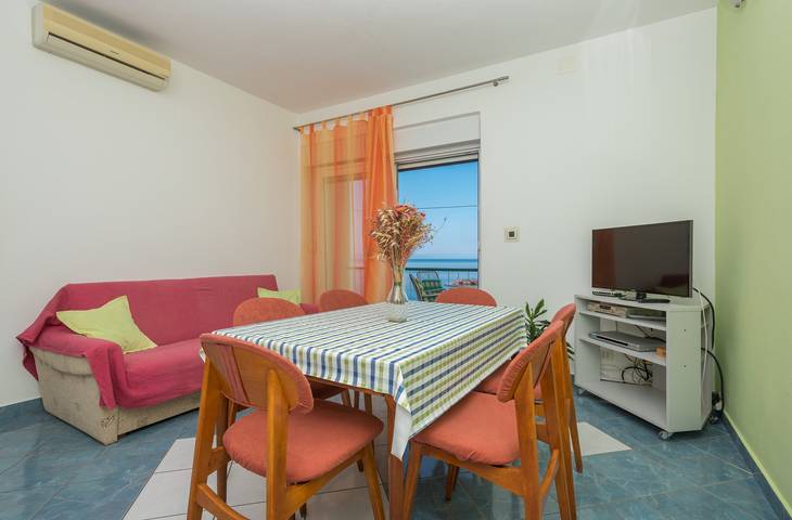 Apartamento entero, Apartamento de tres habitaciones con terraza y vista al mar Podgora, Makarska A-23678-a in Podgora, Rivera de Makarska