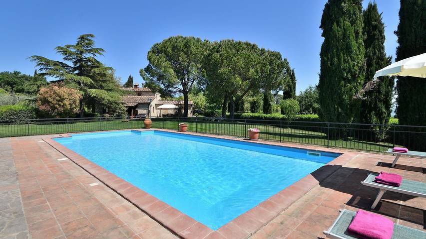 Location de vacances pour 6 personnes, avec jardin et terrasse, animaux acceptés à Radda in Chianti - 3