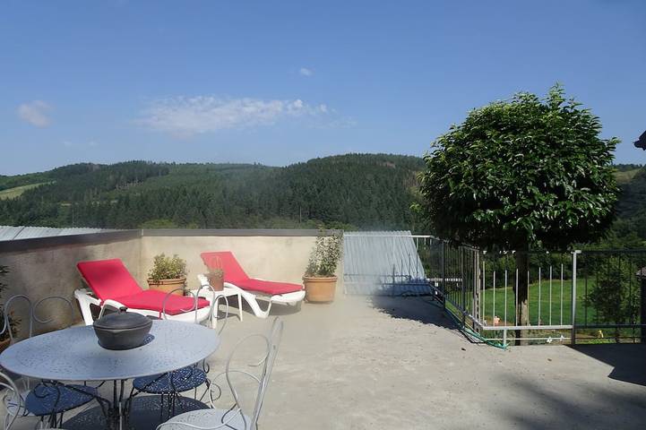 Location de vacances pour 6 personnes à Belmont-sur-Rance