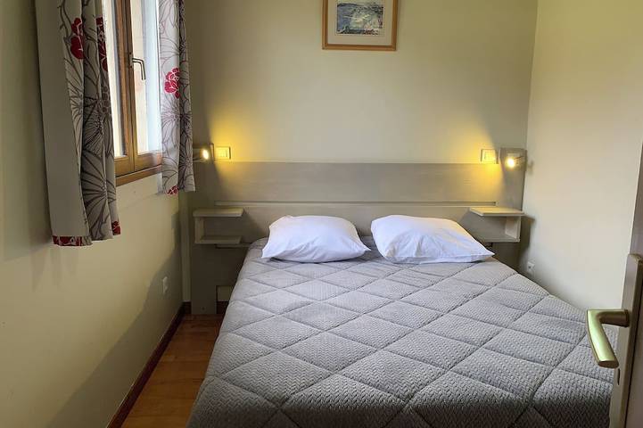 Gîte pour 4 personnes, avec Terrasse et Jardin à Nans-sous-Sainte-Anne - 2