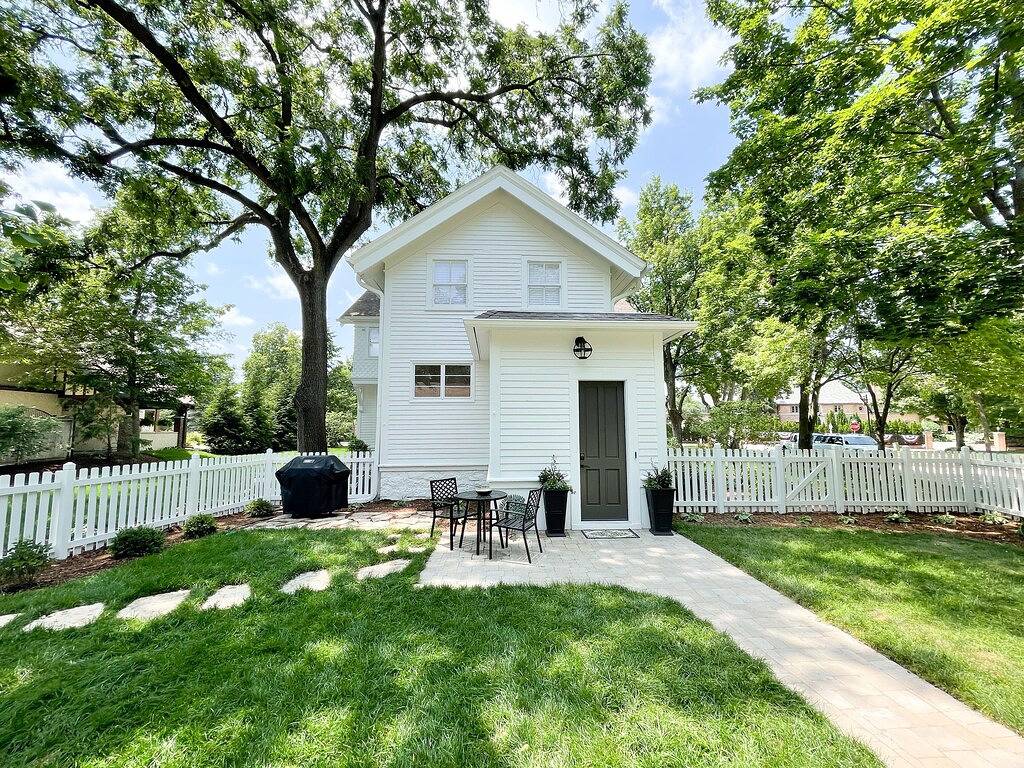 Exquisite Newly Renovated Historic Lake Country Home - Maison La Belle in Oconomowoc, Waukesha County
