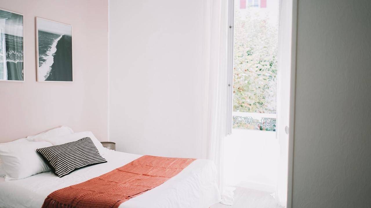 Double Room with Private External Shower in Biarritz, Région de Bayonne