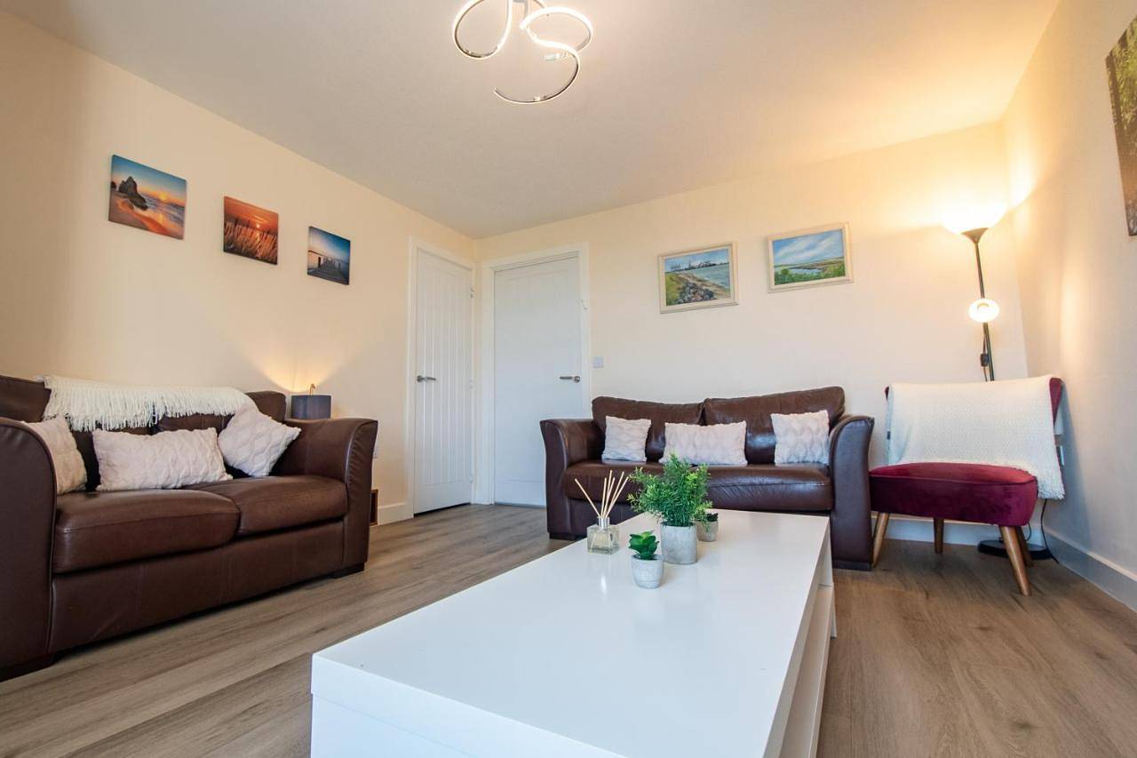 Three-Bedroom Townhouse facing the Sea in Felixstowe, Suffolk