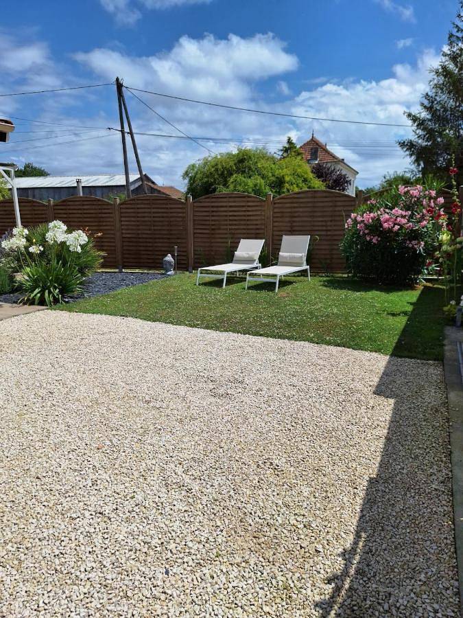 Location de vacances pour 4 personnes, avec jardin et terrasse à Authon-Ébéon - 2