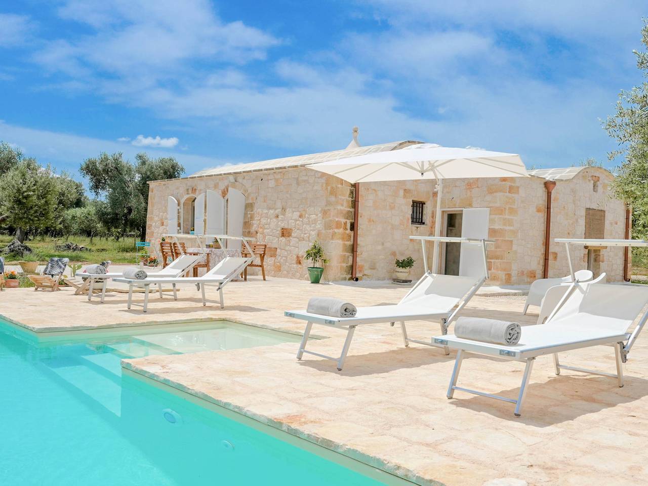 New Trullo Delori with Infinity Pool in Villa Castelli, Salento