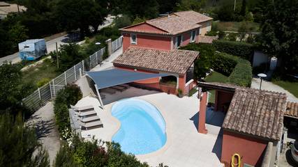 Ferienhaus für 6 Personen, mit Seeblick und Garten, kinderfreundlich in Vaucluse