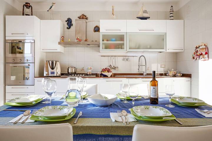 Entire apartment, Apartment "Pegaso House" with Sea View, Wi-Fi & Terrace in Pozzallo, Ragusa Province