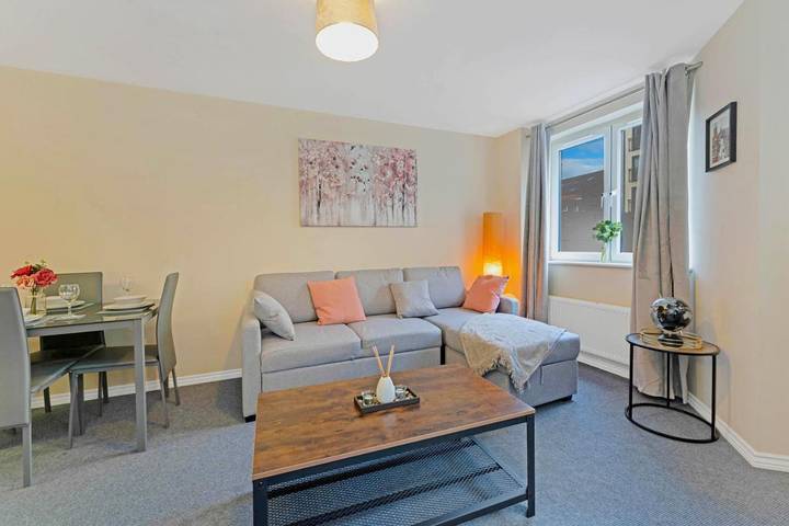 Ferienwohnung für 5 Personen, mit Terrasse und Seeblick sowie Ausblick in Edinburgh