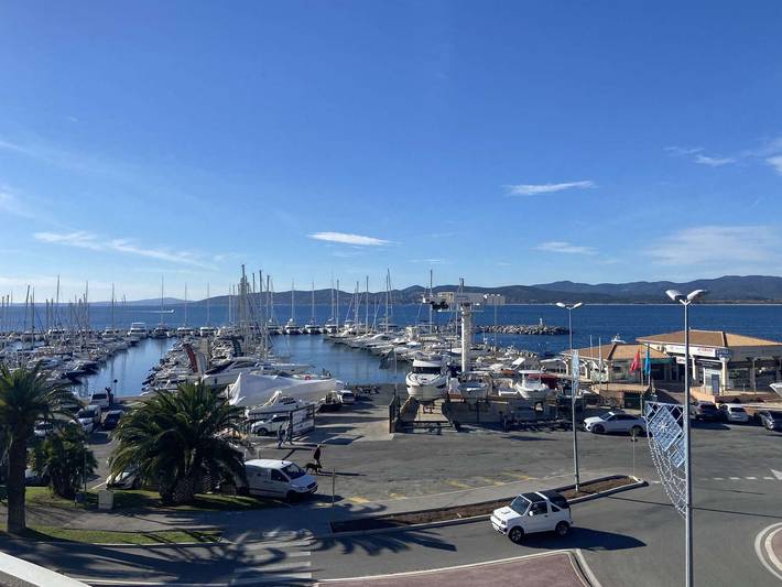 Gîte pour 4 personnes dans Port Santa-Lucia