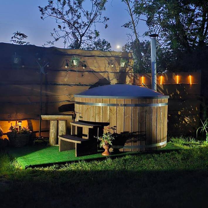 Ferienwohnung für 6 Personen, mit Whirlpool und Terrasse sowie Garten und Sauna