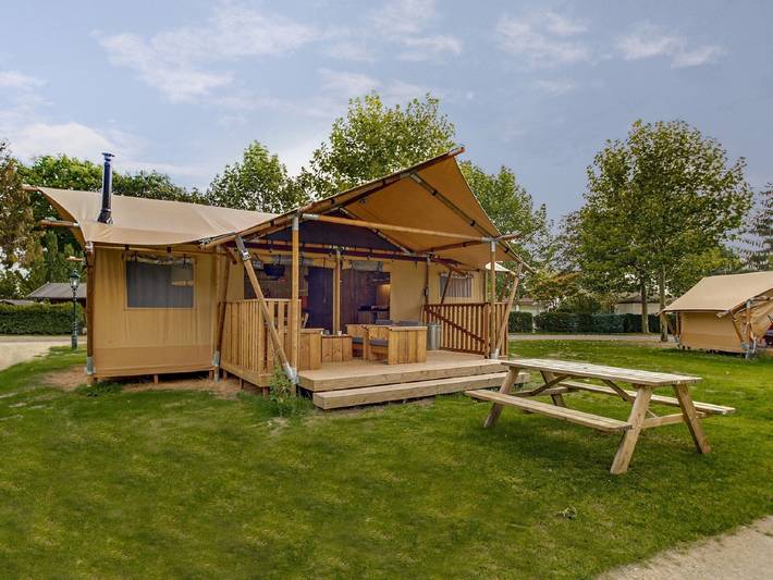 Vakantiehuis voor 6 personen, met Terras en Zwembad in Uden