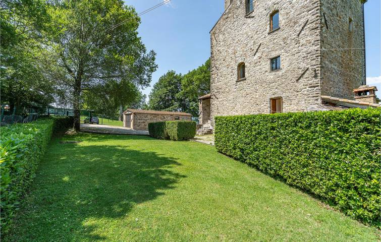 Rifugio sereno con piscina e giardino in Pieve Santo Stefano, Valtiberina