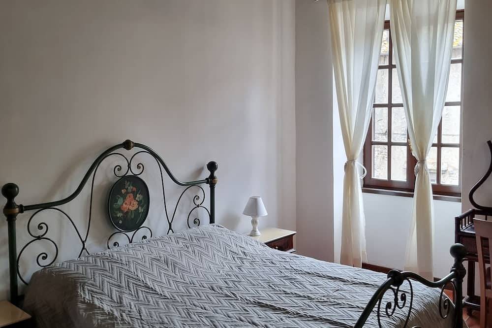 Appartement entier, Family apartment near the medieval castle in Bracciano, Lac de Bracciano