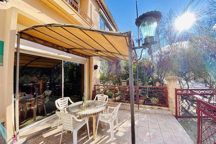 Location de vacances pour 4 personnes, animaux acceptés à Cascastel-des-Corbières