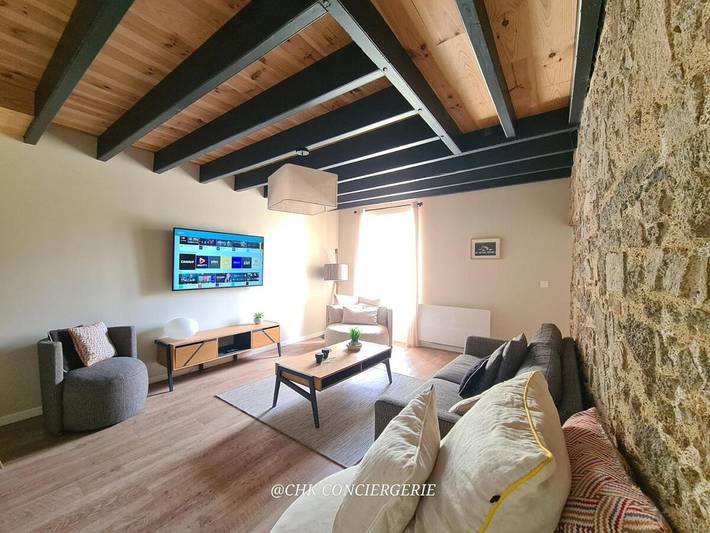 Location de vacances pour 10 personnes, avec vue et terrasse à Saint-Michel-Mont-Mercure - 2