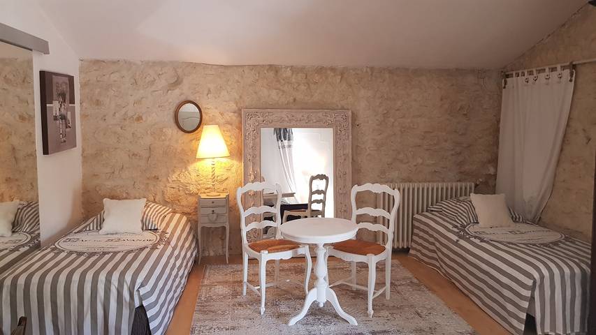 Location de vacances pour 4 personnes, avec sauna ainsi que jardin et piscine, animaux acceptés dans Canal De La Robine - 3