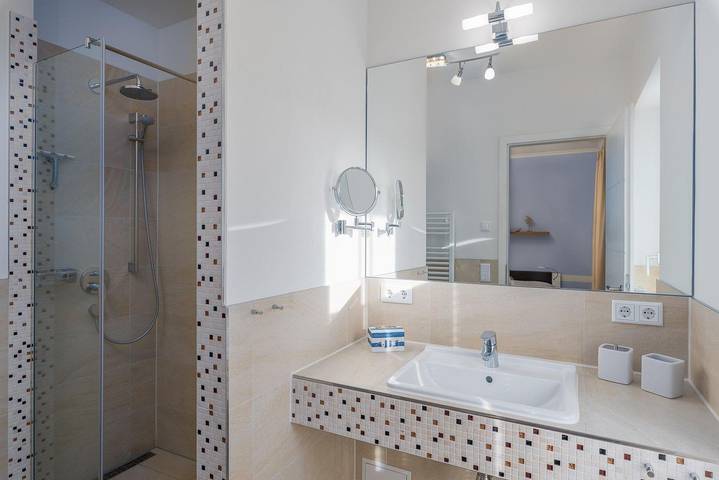 Ganze Wohnung, Komfortable Villa Strandvogt We 03 mit Balkon und Kamin, nur 100 m zum Strand in Börgerende, Börgerende-Rethwisch