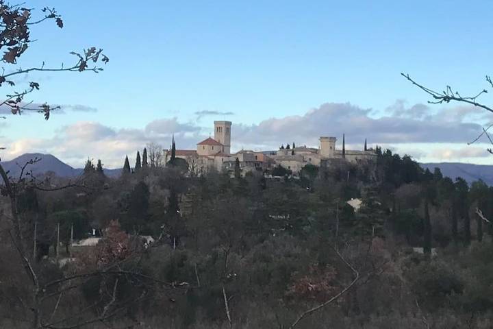 Location de vacances pour 5 personnes, avec Terrasse ainsi que Jardin et Piscine à Puygiron