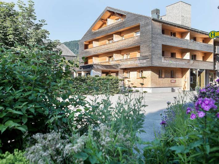 Hotel für 2 Personen, mit Balkon und Garten sowie Sauna und Ausblick in Bizau
