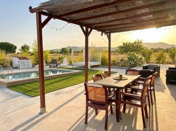 Casa rural para 6 personas, con vistas además de piscina y terraza, Se admiten mascotas en Biar