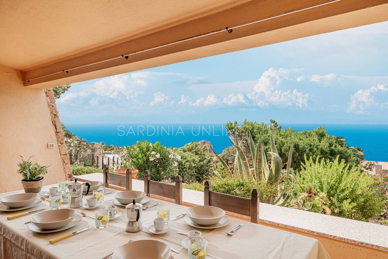 Villa for 8 Guests in Trinità d'Agultu e Vignola region, Olbia-Tempio