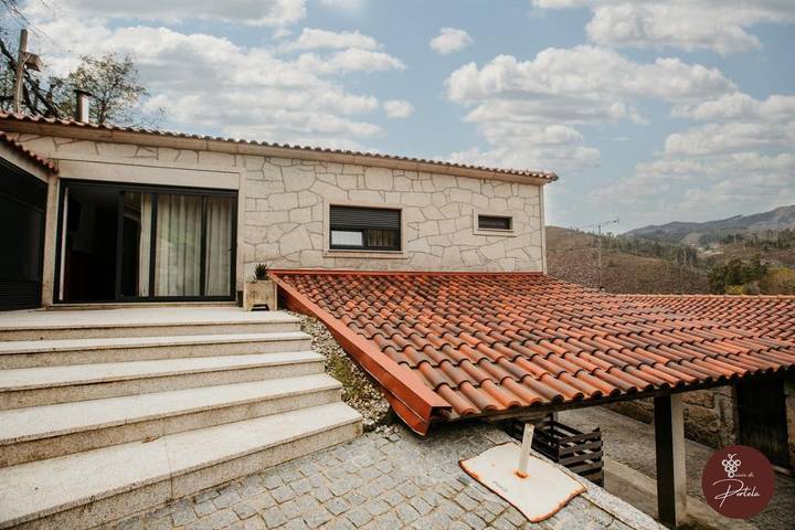 Maison d’hôte pour 9 personnes, avec piscine ainsi que vue et jardin, animaux acceptés à Terras de Bouro - 4