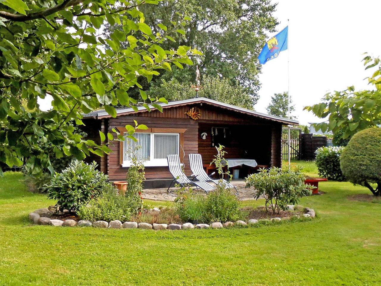 Ganze Ferienwohnung, Bungalow und Ferienwohnung auf Rügen - Ferienhaus Sonnenschein in Kluis, Rügen