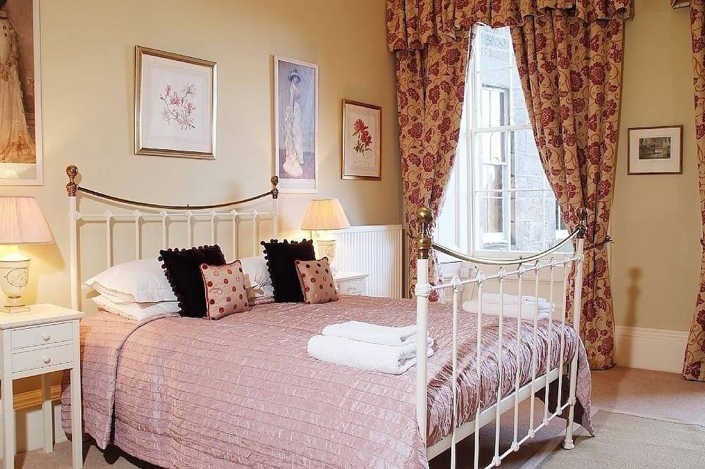 1 Bellevue Terrace - sleeps 4 guests  in 2 bedrooms in Edinburgh, Edinburgh and Lothian