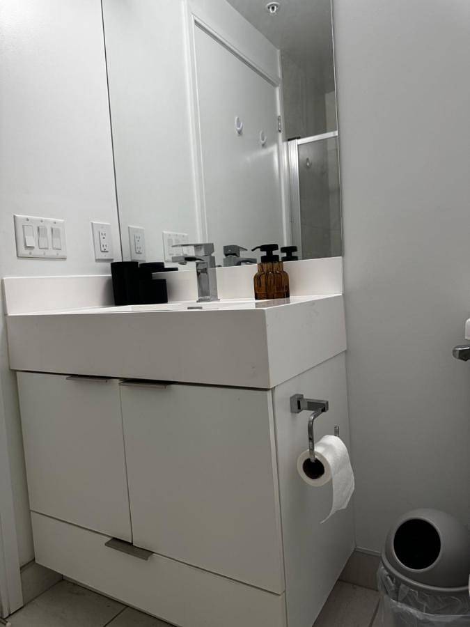 Chambre d’hôte pour 2 personnes, avec balcon à Toronto - 4