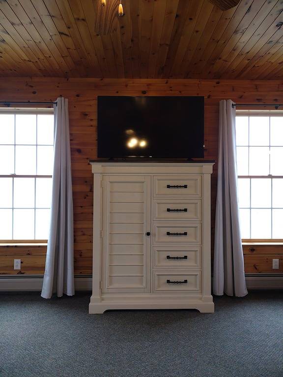 Eastern Beacon Inn Room 4 in Washington County (Maine)