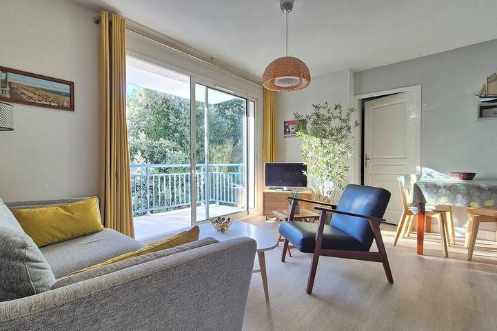 Gîte pour 4 personnes, avec piscine ainsi que terrasse et balcon/terrasse dans Plage Sainte-Marguerite