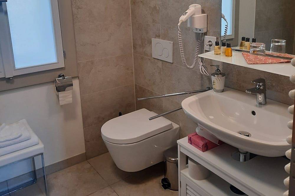Ganze Wohnung, Einzelzimmer mit Dusche und Wc in Iphofen, Fränkisches Weinland