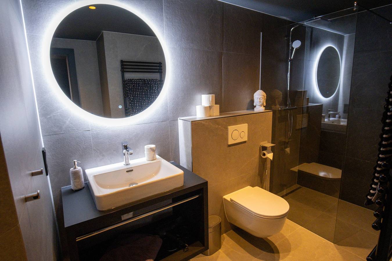 Geheel vakantieappartement, Doppelzimmer 2:  Dusche oder Bad, Wc - Sommer in Lechtal Alps, Sankt Anton am Arlberg