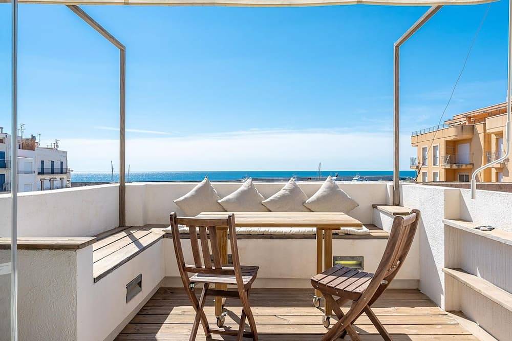 Entire apartment, Romantic loft ideal couples with sea views in Terres de l'Ebre, Costa Dorada