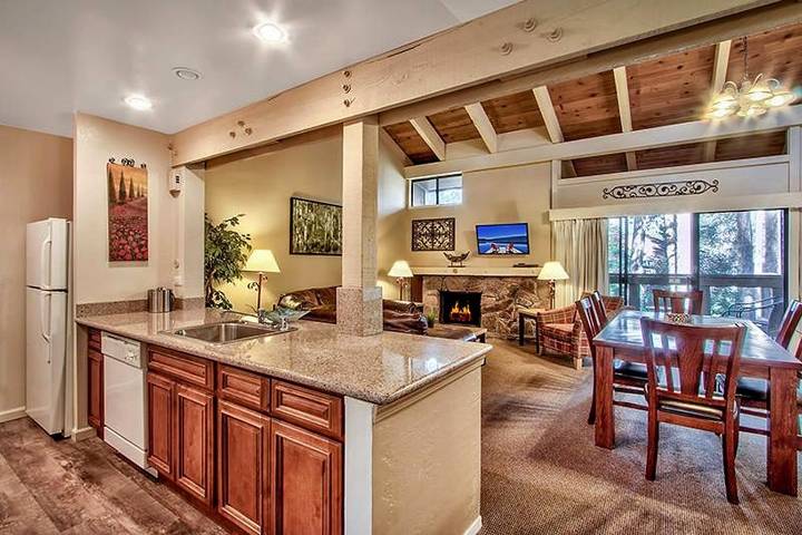 Location de vacances pour 13 personnes, avec piscine et terrasse ainsi que sauna et vue à South Lake Tahoe - 3