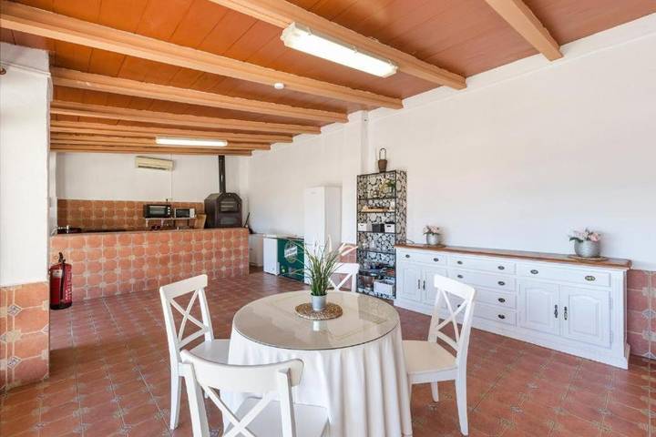 Chalet para 12 personas, con jardín y vistas al lago además de piscina y vistas en Huerta de Murcia - 4