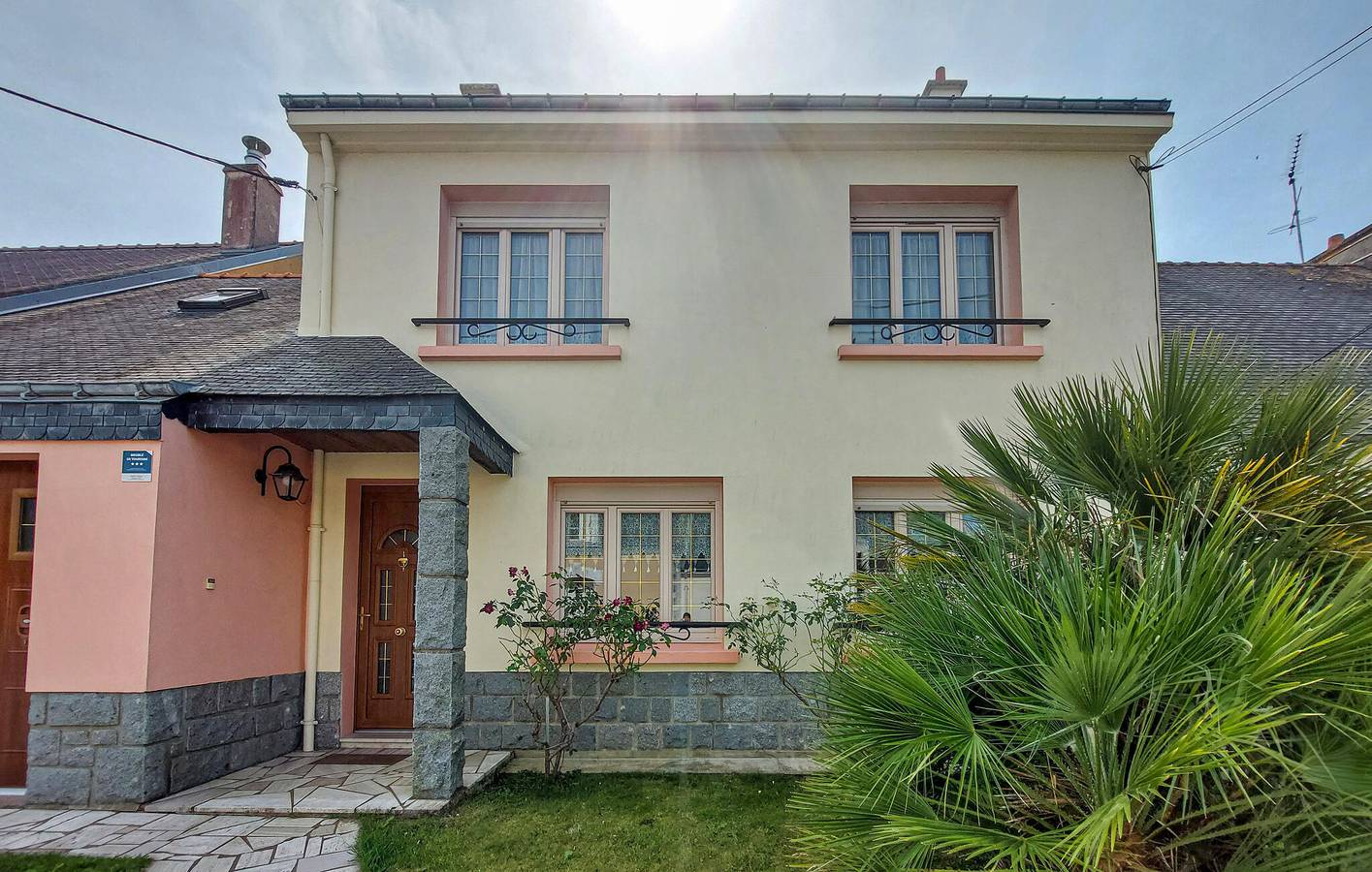 Appartement de jardin moderne avec parking, TV, terrasse - 2km de la plage in Riantec, Côte des Mégalithes