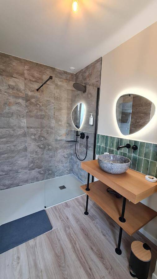 Location de vacances pour 2 personnes, avec vue ainsi que piscine et jardin à Saint-Jean-de-Marsacq - 3