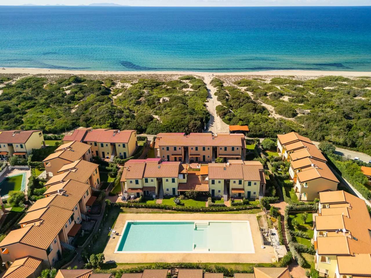 Appartamento intero, Nuova casa vacanze con terrazza vista mare in Pirotto Li Frati, Badesi