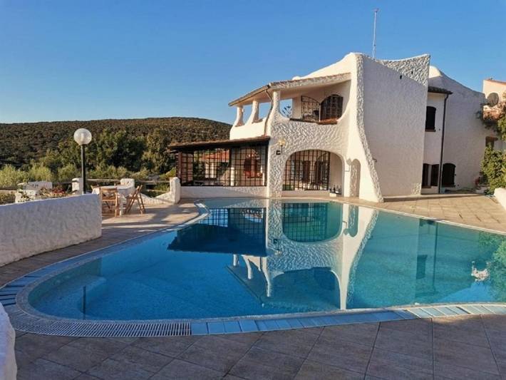 Villa per 9 persone, con panorama e piscina nonché giardino, con animali domestici - 1