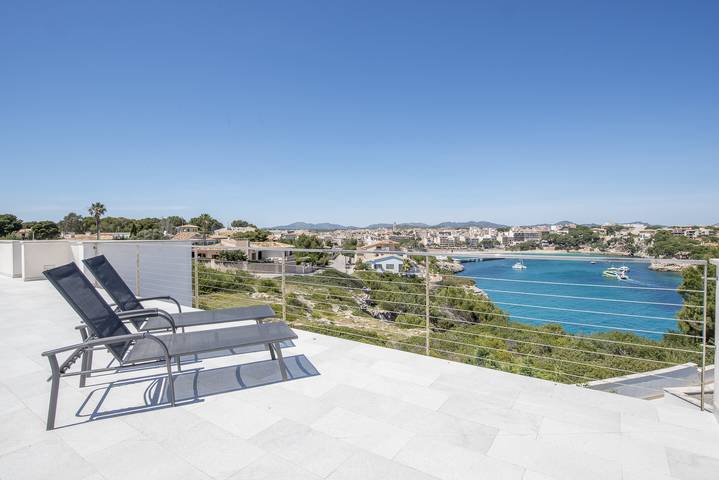 Ferienhaus für 8 Personen, mit Terrasse und Pool in Porto Cristo