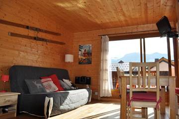 Gîte pour 4 personnes, avec balcon et piscine dans Office De Tourisme Des Carroz