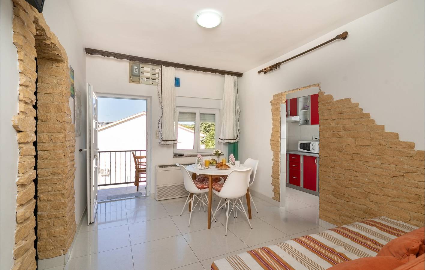 Apartamento vacacional entero, Apartamento de vacaciones para 4 personas con terraza in Krk Ciudad, Krk (isla)