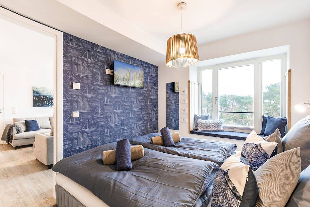 Geheel appartement, Sea view for 4 people, 2 en-suite bathrooms, balcony, directly on the beach in Prora, Binz