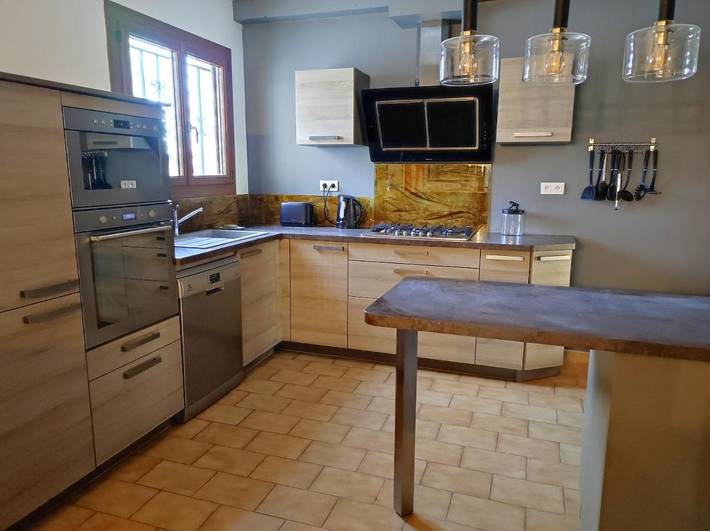 Location de vacances pour 6 personnes, avec jardin et piscine à Arpaillargues-et-Aureillac - 4