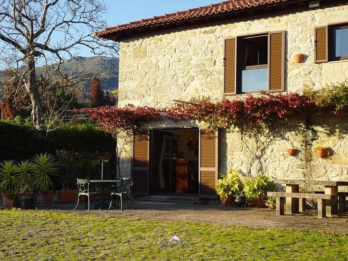 Location de vacances pour 7 personnes, avec Balcon et Terrasse ainsi que Jardin et Piscine dans Jolda (Madalena) e Rio Cabrão