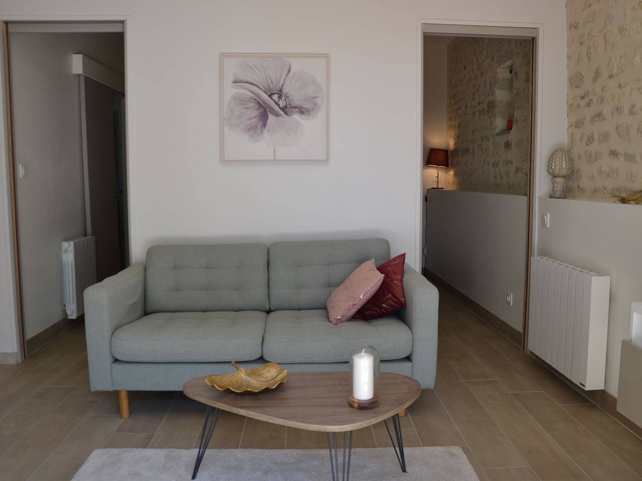 Charming farm stay with terrace and pond view in Chilleurs-aux-Bois, Pithiviers region