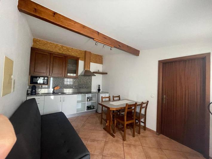 Gîte pour 3 personnes, avec terrasse ainsi que jardin et vue dans Rio Caldo - 4